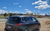 Opel Zafira C Tourer minivan