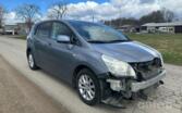 Toyota Verso 1 generation Minivan
