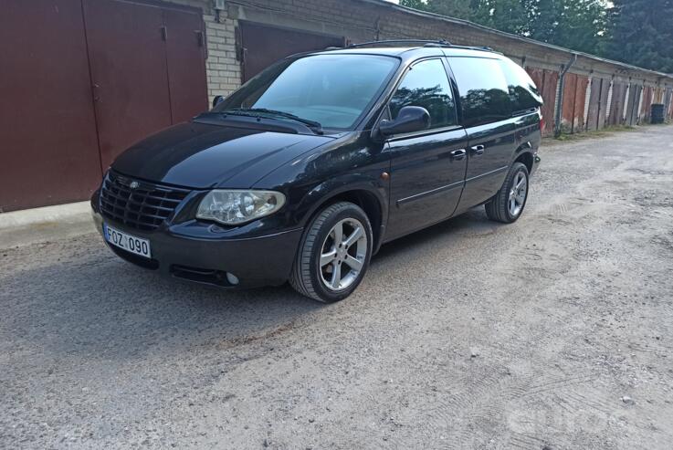 Chrysler Voyager 4 generation [restyling] Minivan