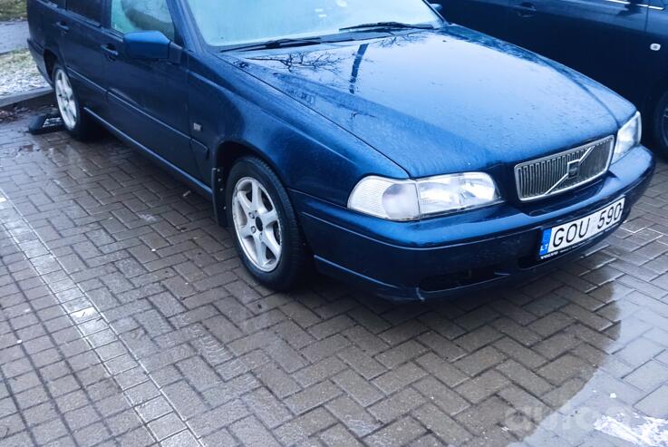 Volvo V70 1 generation wagon
