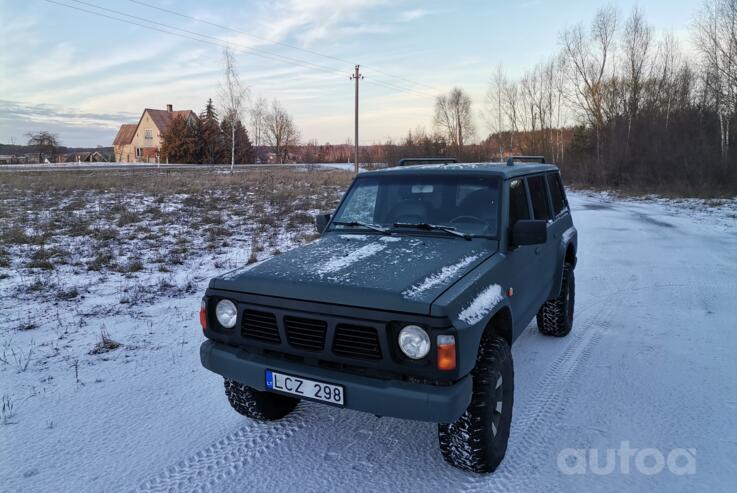Nissan Patrol Y60 SUV 5-doors
