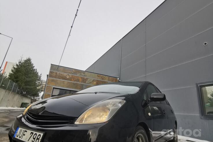 Toyota Prius 2 generation Hatchback