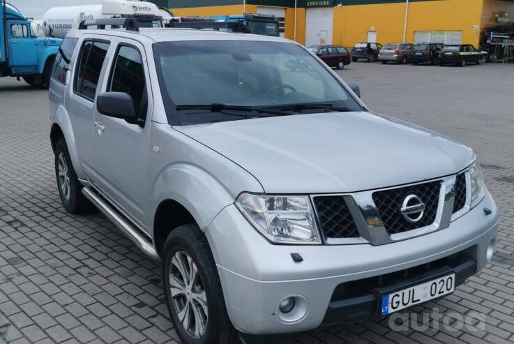 Nissan Pathfinder R51 SUV