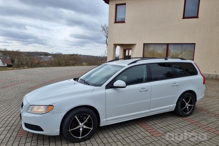 Volvo V70 3 generation wagon