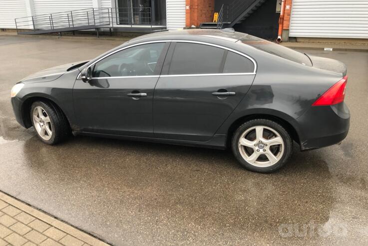Volvo S60 2 generation Sedan