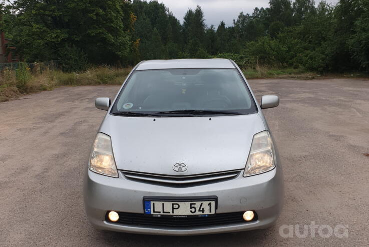 Toyota Prius 2 generation Hatchback