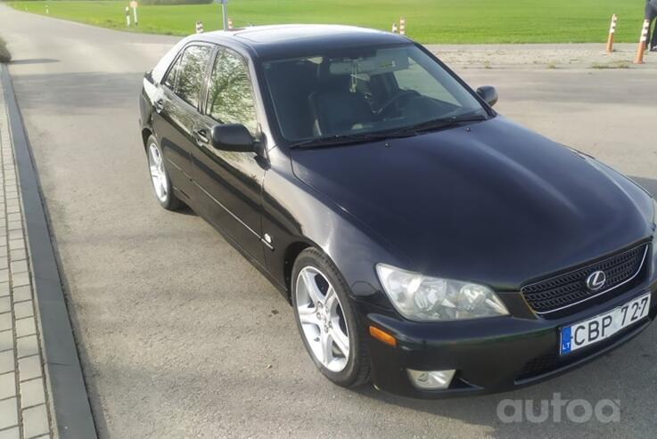 Lexus IS XE10 Sedan