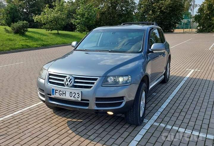 Volkswagen Touareg 1 generation Crossover