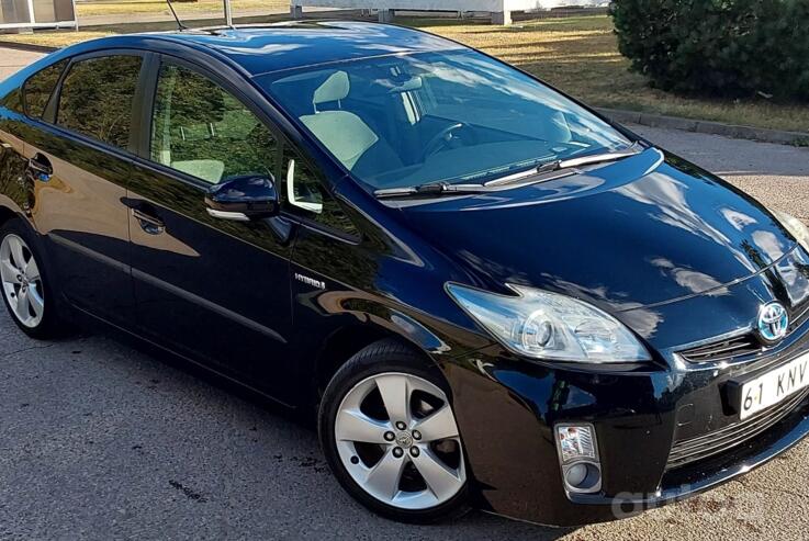 Toyota Prius 3 generation Hatchback 5-doors