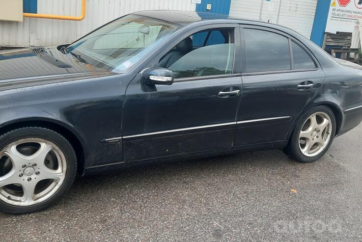Mercedes-Benz E-Class W211 Sedan