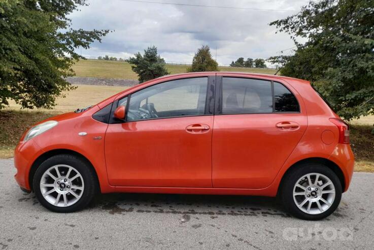 Toyota Yaris 2 generation