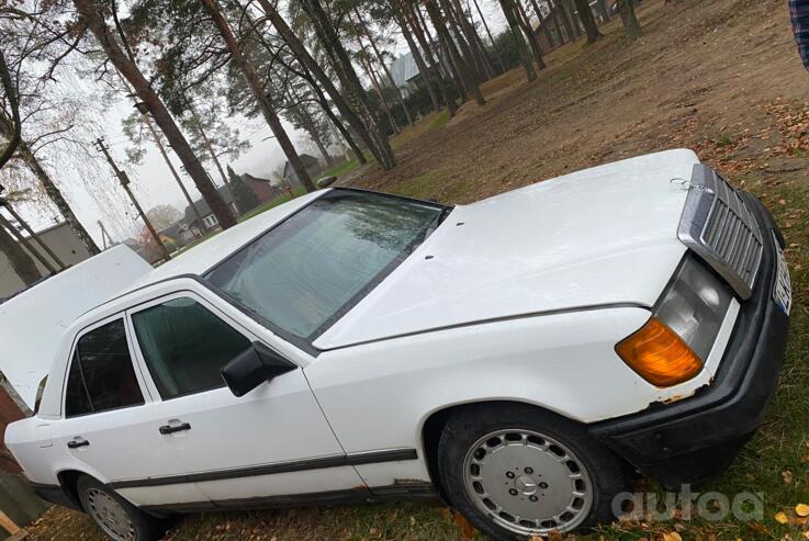 Mercedes-Benz E-Class W124 Sedan