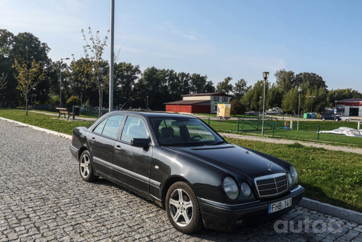 Mercedes-Benz E-Class W210 Sedan
