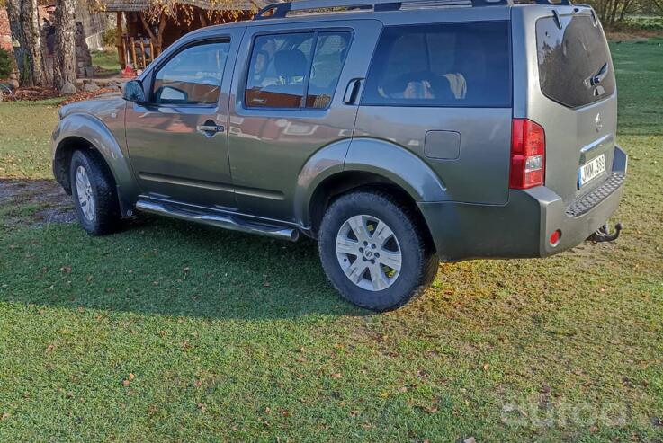 Nissan Pathfinder R51 SUV
