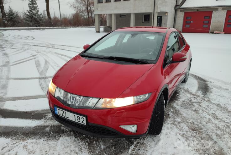 Honda Civic 8 generation Hatchback 5-doors
