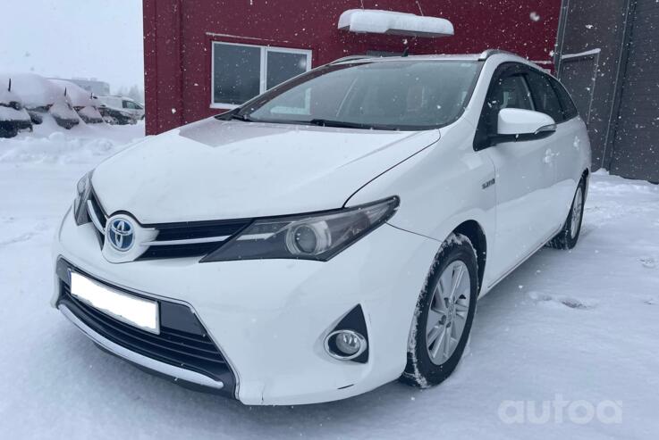 Toyota Auris 2 generation Touring Sports Hybrid wagon 5-doors