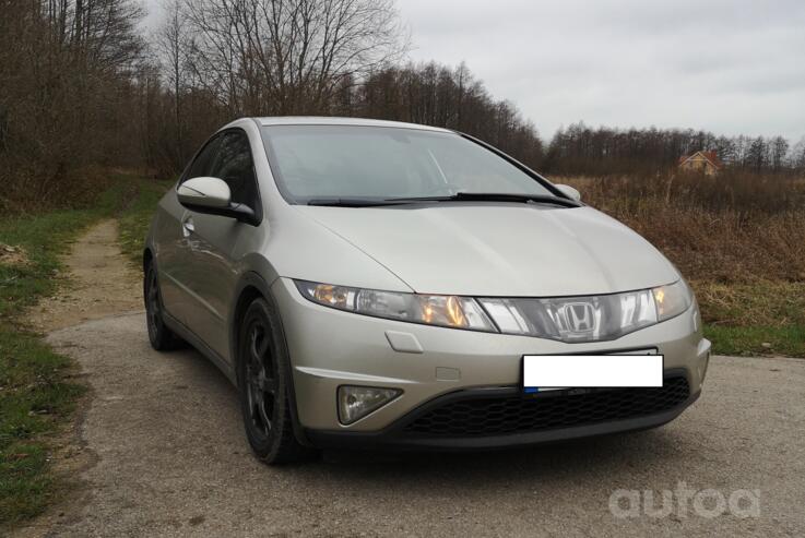 Honda Civic 8 generation Hatchback 5-doors