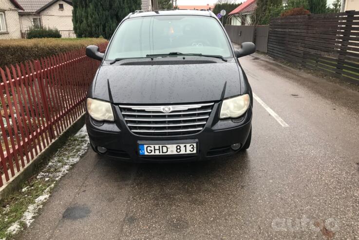 Chrysler Voyager 4 generation Grand minivan 5-doors