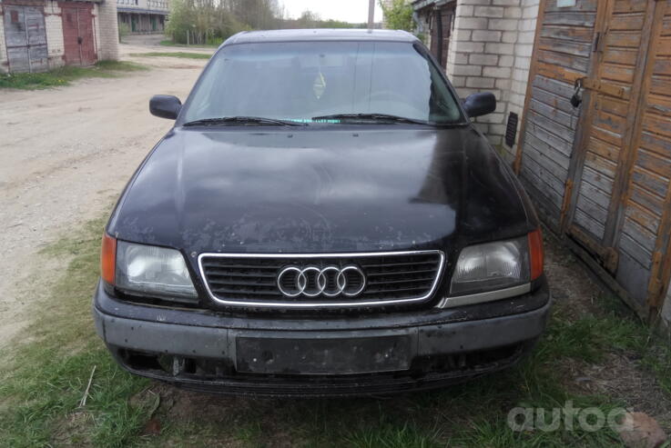 Audi 100 4A/C4 Sedan