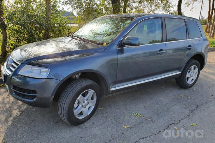 Volkswagen Touareg 1 generation Crossover