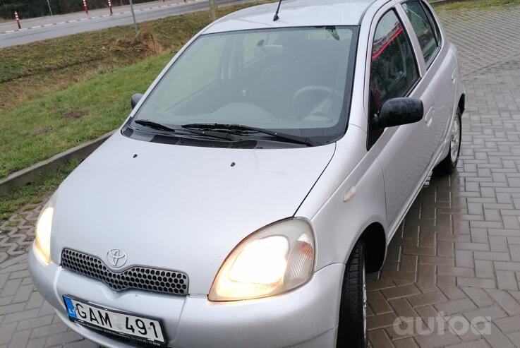 Toyota Yaris 1 generation