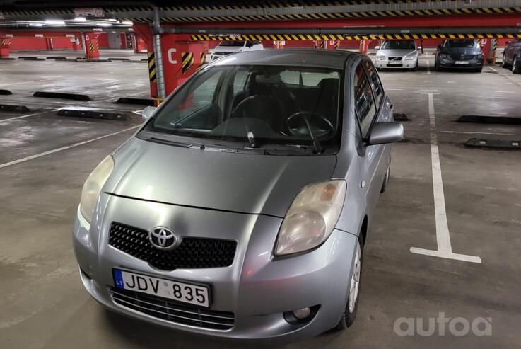 Toyota Yaris 2 generation
