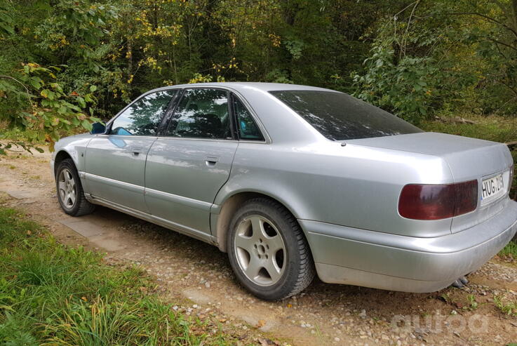 Audi A8 D2/4D Sedan 4-doors