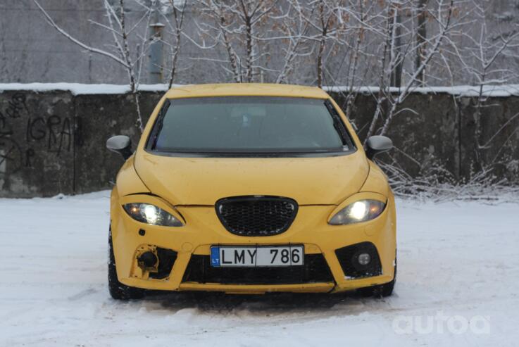 SEAT Leon 2 generation [restyling] FR hatchback