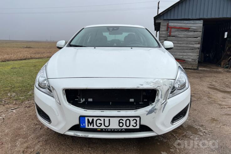 Volvo S60 2 generation Sedan