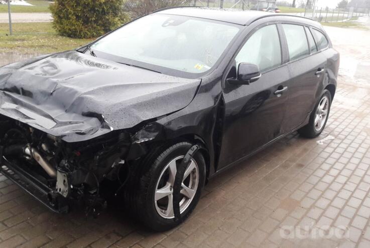 Volvo V60 1 generation [restyling] wagon 5-doors