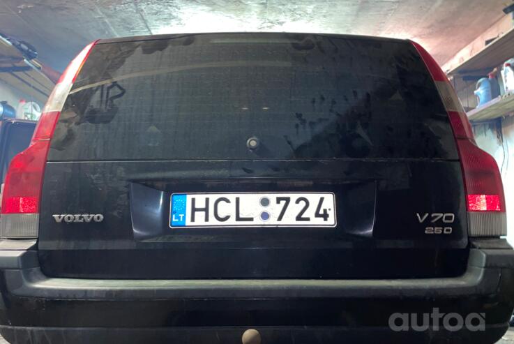 Volvo V70 2 generation wagon