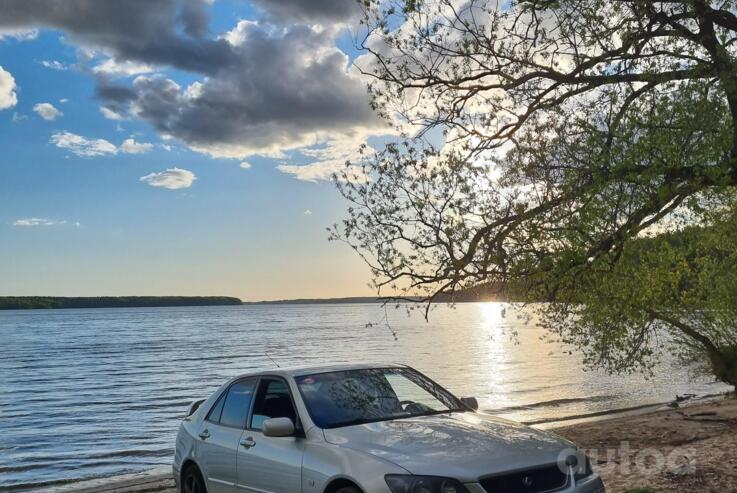 Lexus IS XE10 Sedan