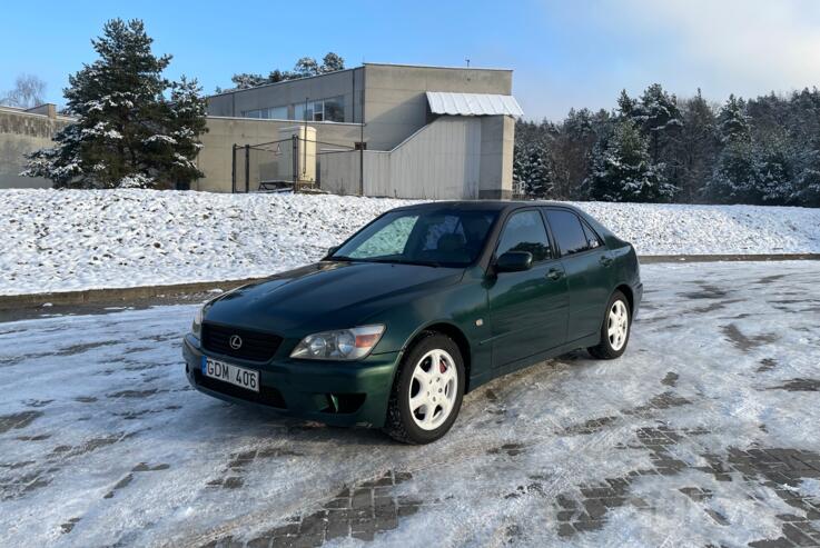 Lexus IS XE10 Sedan