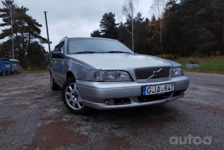 Volvo V70 1 generation wagon