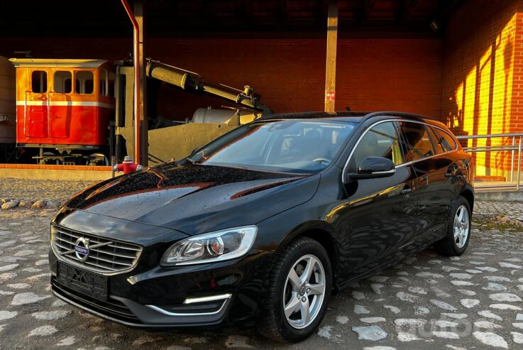 Volvo V60 1 generation [restyling] wagon 5-doors