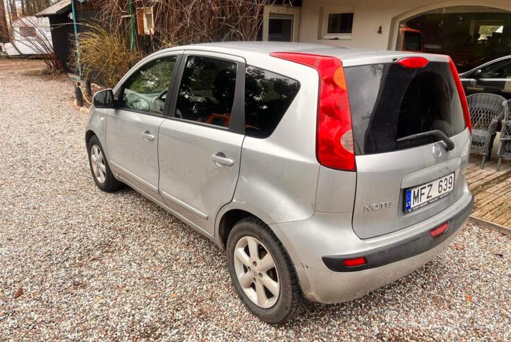 Nissan Note E11 Hatchback