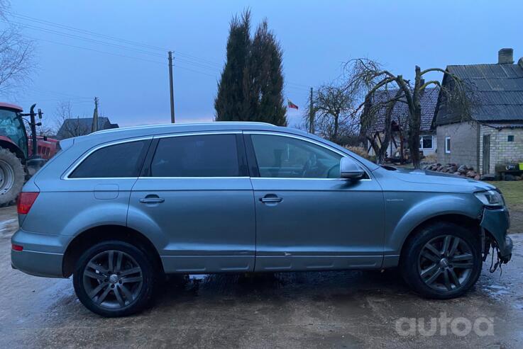 Audi Q7 4L Crossover
