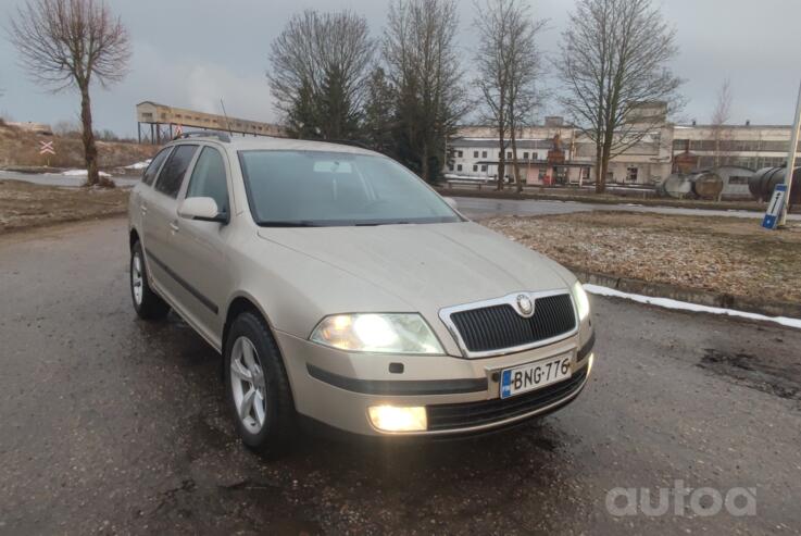 Skoda Octavia 2 generation Combi wagon 5-doors