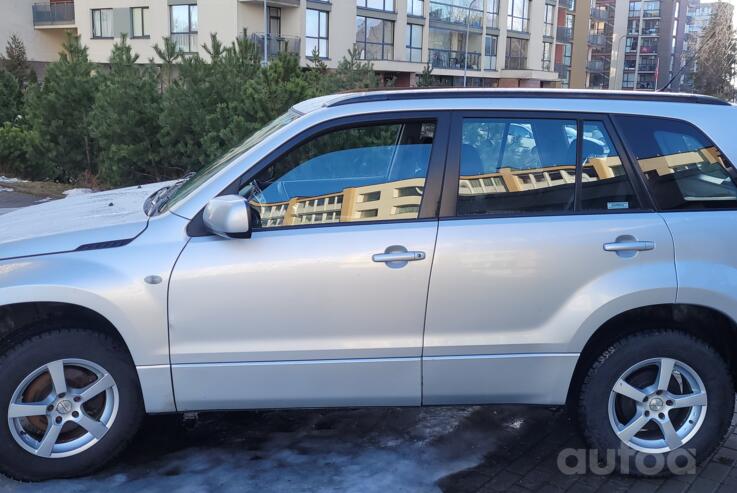 Suzuki Grand Vitara 2 generation Crossover 5-doors