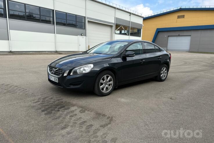 Volvo S60 2 generation Sedan
