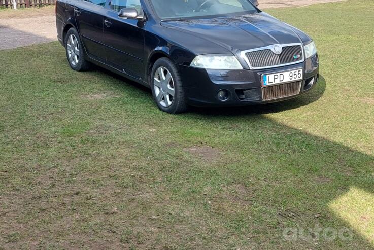 Skoda Octavia 2 generation Combi Scout wagon 5-doors