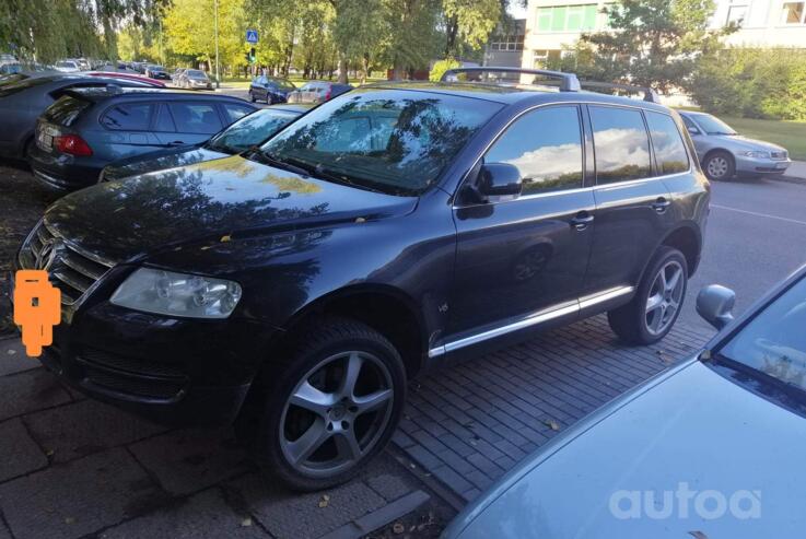 Volkswagen Touareg 1 generation Crossover