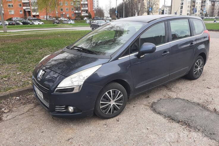 Peugeot 5008 1 generation Minivan