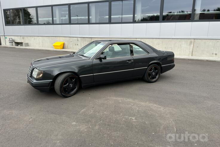 Mercedes-Benz W124 1 generation