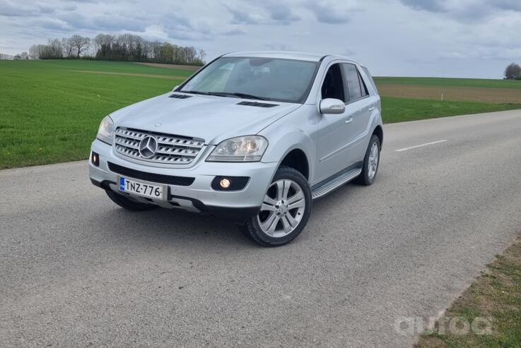 Mercedes-Benz M-Class W164 Crossover 5-doors