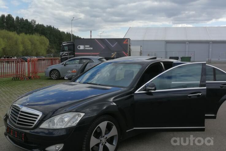 Mercedes-Benz S-Class W221 Sedan Long