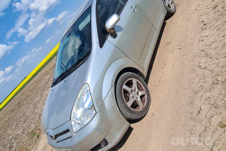 Toyota Corolla Verso 1 generation [restyling] Minivan