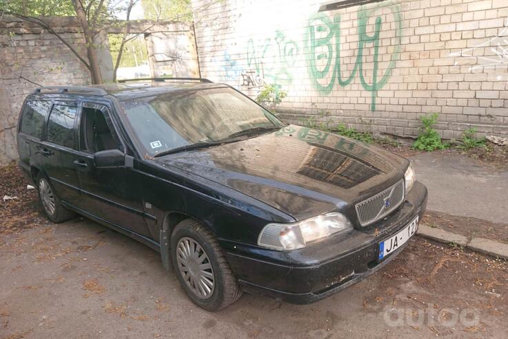 Volvo V70 1 generation wagon