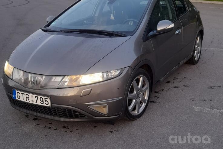 Honda Civic 8 generation Hatchback 5-doors