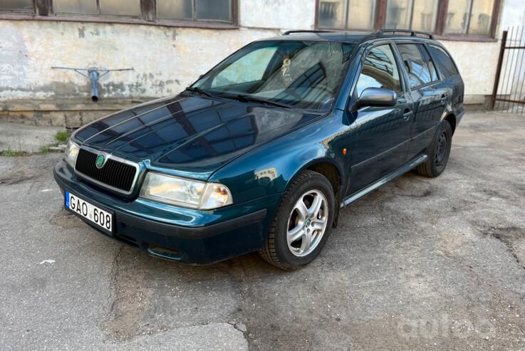 Skoda Octavia 1 generation Combi wagon 5-doors
